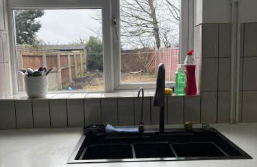 3 Bedroom Spacious House Free Parking Near NEC HS2 - Foto 3