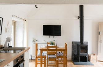 Charming Stone Cottage - Cotswolds Farm Stay - The Bullpen - Photo 24