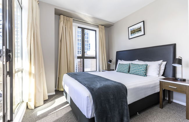 Quest on Queen - Photo 4