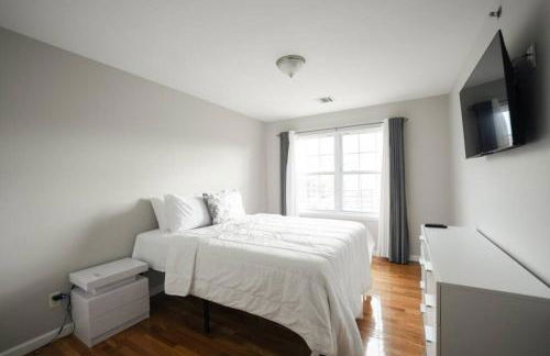 Newark Liberty Brick House - Private Bedroom 3 - Foto 1