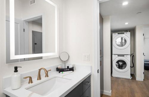 Modern 2 Bedroom King Bed EVCharger Pet-Friendly Balcony - Foto 17