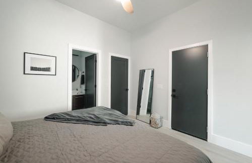 Modern Casita,Spa,Pool 10 Min to AZ Athletic Center - Photo 25