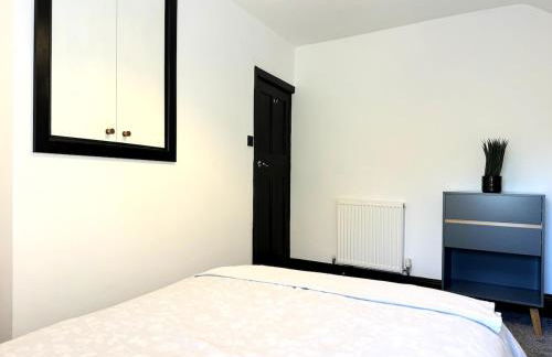 Peak District Getaway Retreat! The most Stunning Garden Views - Firepit - Brand newly refurbished - Perfect for friends & family getaways - Photo 40