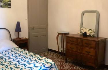 Maison charmante à Orgnac-l'Aven avec piscine partagée. - Photo 25