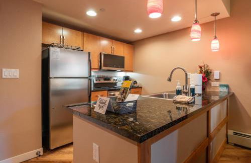 Fraser Crossing 1BR Condo | Hot Tub Access + Walk to Lifts - Foto 15