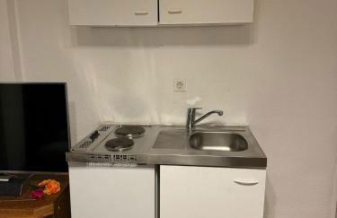 Möbliertes Zimmer mit TV, Internet & kompletter Ausstattung in Bonn-Mehlem - Photo 3