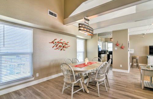 Unobstructed Beachfront! Galveston Oasis with Decks - Foto 7