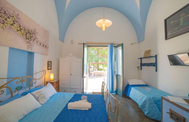 Masseria Le Palmentelle Pool And Garden - Photo 14