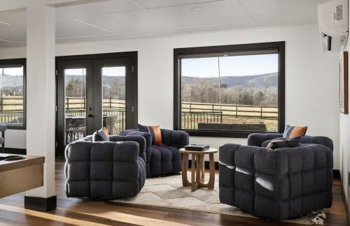 Luxe, Mountain VIEWS, Sauna, HotTub, Pups - Foto 56