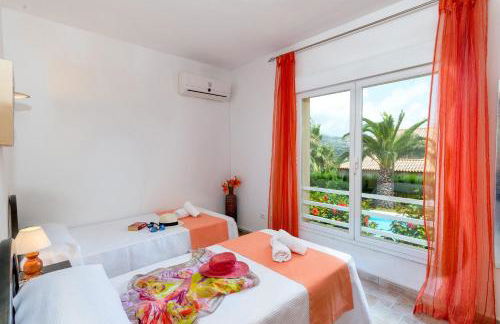 Villa Cabriel by Villa Plus - Photo 15