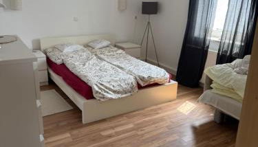 Beautiful, renovated, private apartment above bakery - Foto 4