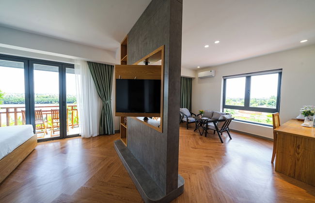 Palm River Boutique - Photo 13