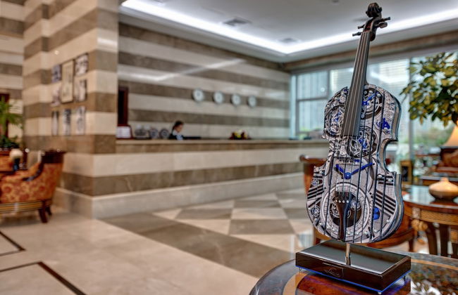 Marina Hotel Apartments - Photo 4