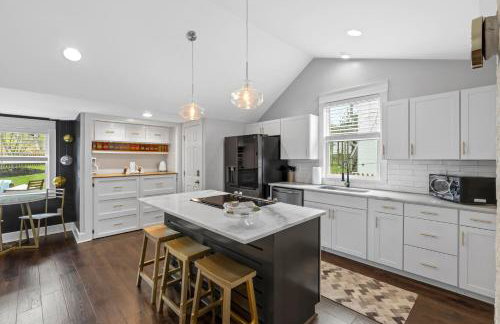 Space Cowboy - Huge yard, Firepit, close2downtown - Foto 2