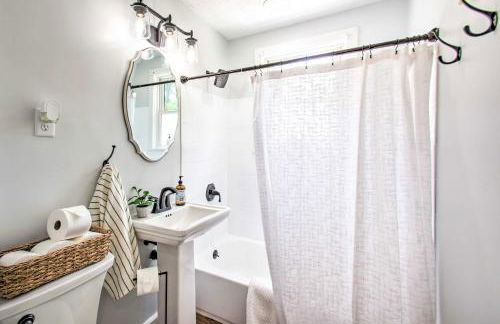 Little Farmhouse 3BR, 2BA Near Wineries - Foto 26