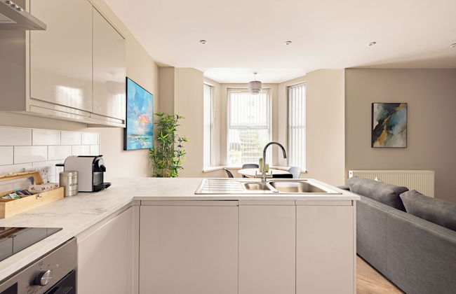 Plymouth by Charles Hope - Foto 8