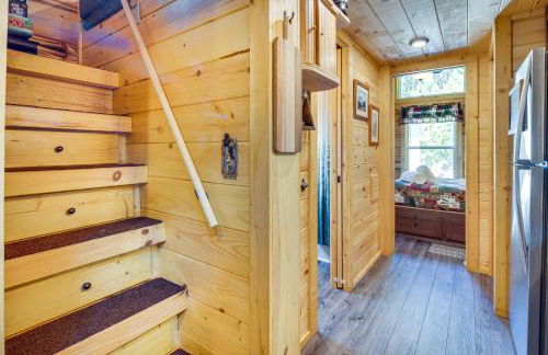 7 Mi to Lake Lure Mill Spring Cabin with Hot Tub - Foto 16