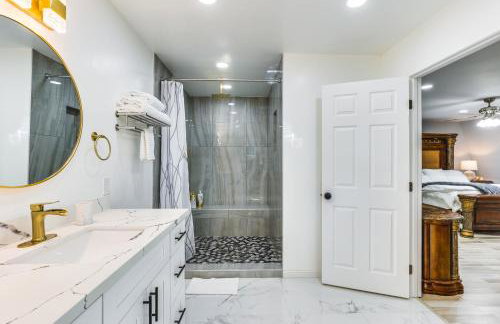 North San Diego Retreat with Deck, Fire Pit Table! - Foto 18