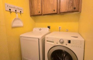 5BR3BA Home, 2 Blocks from Beach, ADA Accessible - Foto 29