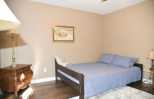 Grandys Place, Home in Hartselle, walk to Stadium, near downtown, King bed - Foto 11
