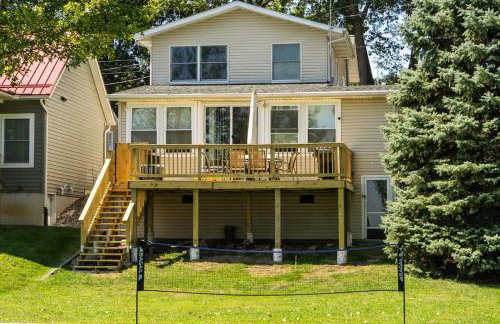 Lakefront Home on Pike Lake with Private Dock and Firepit - Foto 5