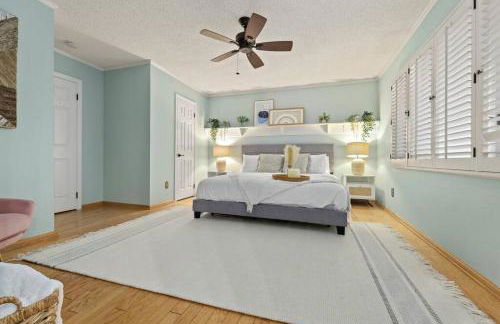 Majestic Lux Home with Heated Pool and Spa! - Foto 8