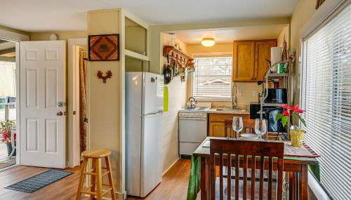 Fireside Relaxation Pet-Friendly Whittier Getaway - Foto 4