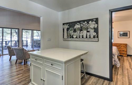 Deck with Wooded Views Rustic-Chic Prescott Cabin! - Foto 10