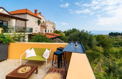 2 Bedroom Beautiful Home In Pitve - Photo 11