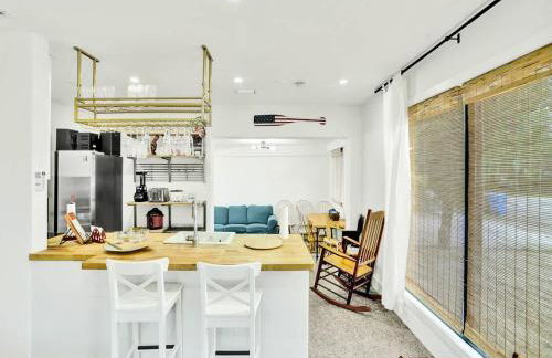 Lakefront Villa with Heated Pool Kayaks and Outdoor Fun - Foto 23