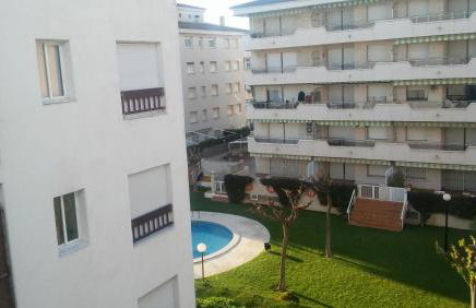 Passeig Maritim Apartment - Photo 33