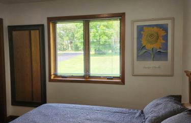 Whispering Woods Estate - Relax, Recharge, Connect - 12 wooded acres, 3 Bedrooms, 3 Baths, sleeps 10 - Foto 4