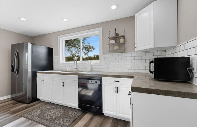 Lazy River Villa - Hottub Fenced Yard Sleeps 11 - Foto 14