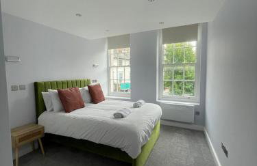 Square Flat - Modern - En-Suites - 6 Guests - Foto 10