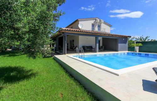 Wonderful villa wit pool surrounded by nature, high level of privacy a few minutes to the beach and town center by car by WiiBuk - Foto 12