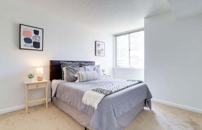 Gorgeous 1 Bedroom Condo at Ballston - Foto 1