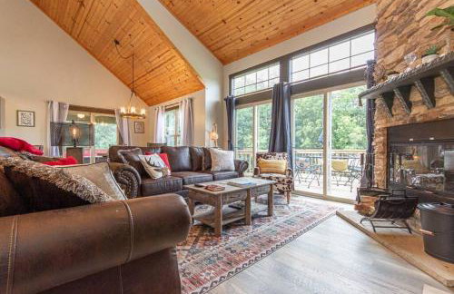 Gorgeous cabin 3bdrm/3bth, hot tub, fireplace, kid/pet friendly - Foto 24