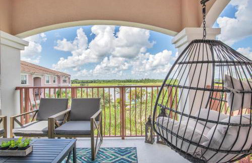Top floor condo with view of lake, pool and fireworks! Next to Convention Center! - Foto 68