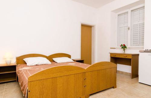 Apartment with balcony and sea view - Photo 9