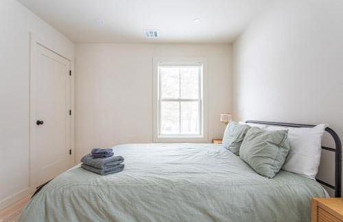 Lakefront Cabin with Private Dock Kenoza Den - Foto 30