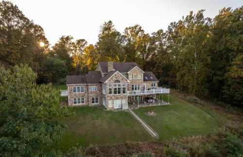 River Haven with Hot Tub - Foto 23