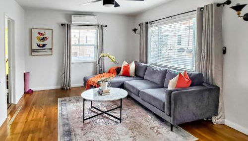 Top Location Walk to Dining, Shops & Near Beach CC E - Photo 3