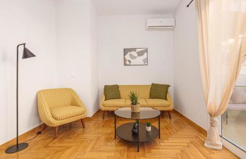 Bright & Contemporary Home with Balcony in Vibrant Piraeus - Foto 40