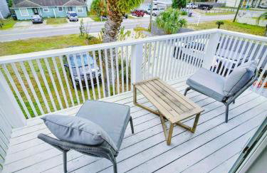 5 Mins from beach and has pool, hot tub, games, pet friendly - Foto 26