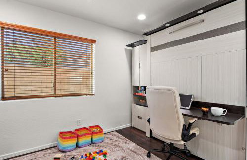 Serenity Splash Upscale Stay Pool Game Lounge - Foto 20