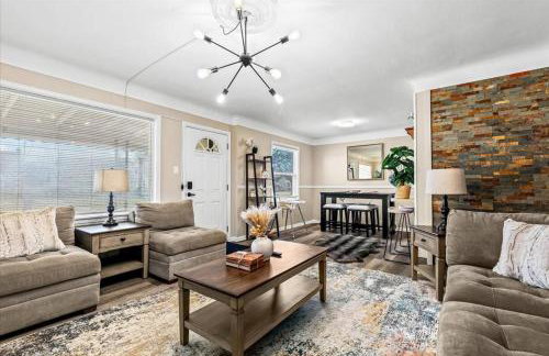 Newly Renovated 4 Bedroom 2 Bath Downtown Dearborn - Foto 2