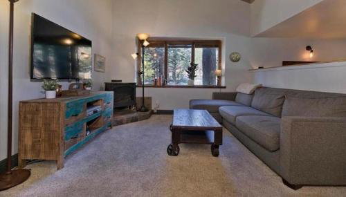 Ski Den - Steps to Mammoth Village! - Foto 4