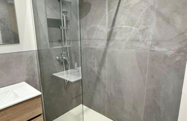 Vivienda renovada y céntrica - Foto 8