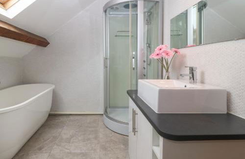 Apartment 2, Gorwel Glas - Photo 13