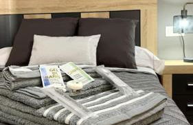 Soleada, amplia y renovada vivienda - Foto 10